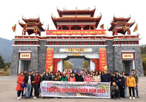 DU XUÂN ẤT TỴ 2025